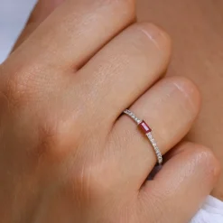 Anillo Aura Rubí Diamantes Oro Blanco 18K