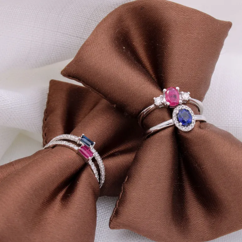 Anillo Aura Zafiro Diamantes Oro Blanco 18K
