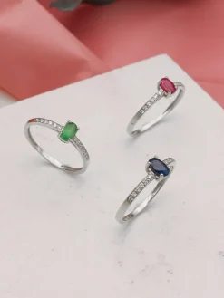 Anillo Ovale Esmeralda Diamantes Oro Blanco 18K