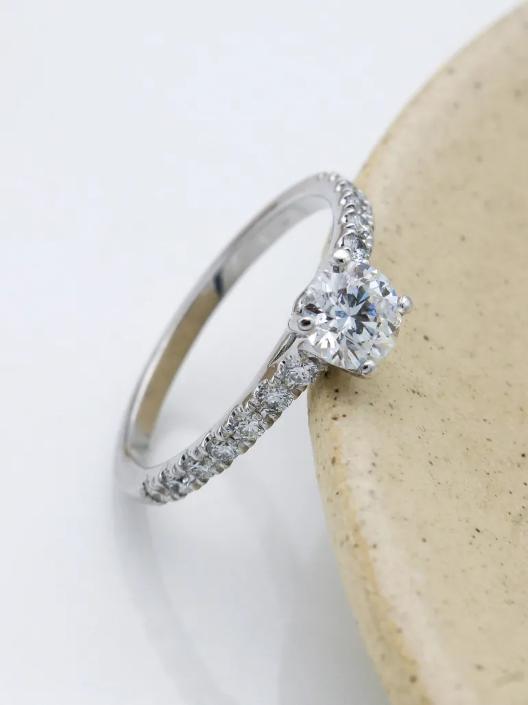 Anillo Venecia Diamantes 0,90ct DF-VS1 IGI Oro Blanco 18K