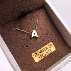 Gargantilla Diamond Letter Oro 18K
