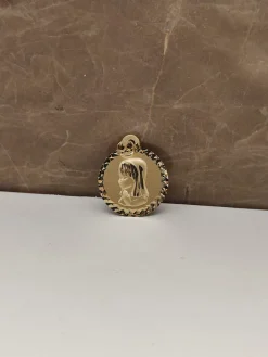 Medalla Virgen Niña Circle Oro 18K