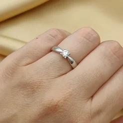 Solitario River Diamante 0,26ct D-VS1 HRD Oro Blanco 18K